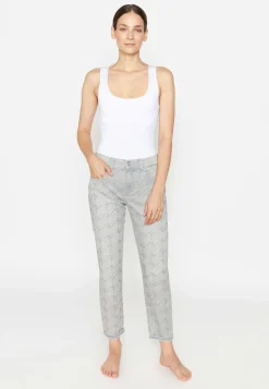 Boyfriend Jeans with rhinestones