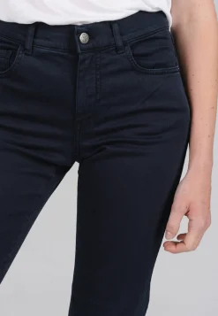 Jeans Dolly with solid design