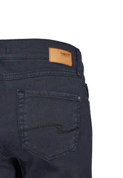 Jeans Dolly with solid design