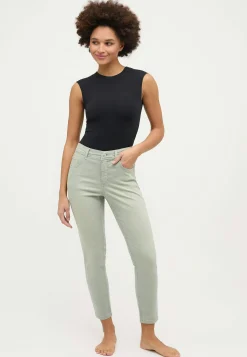 Jeans Ornella with distressed wash