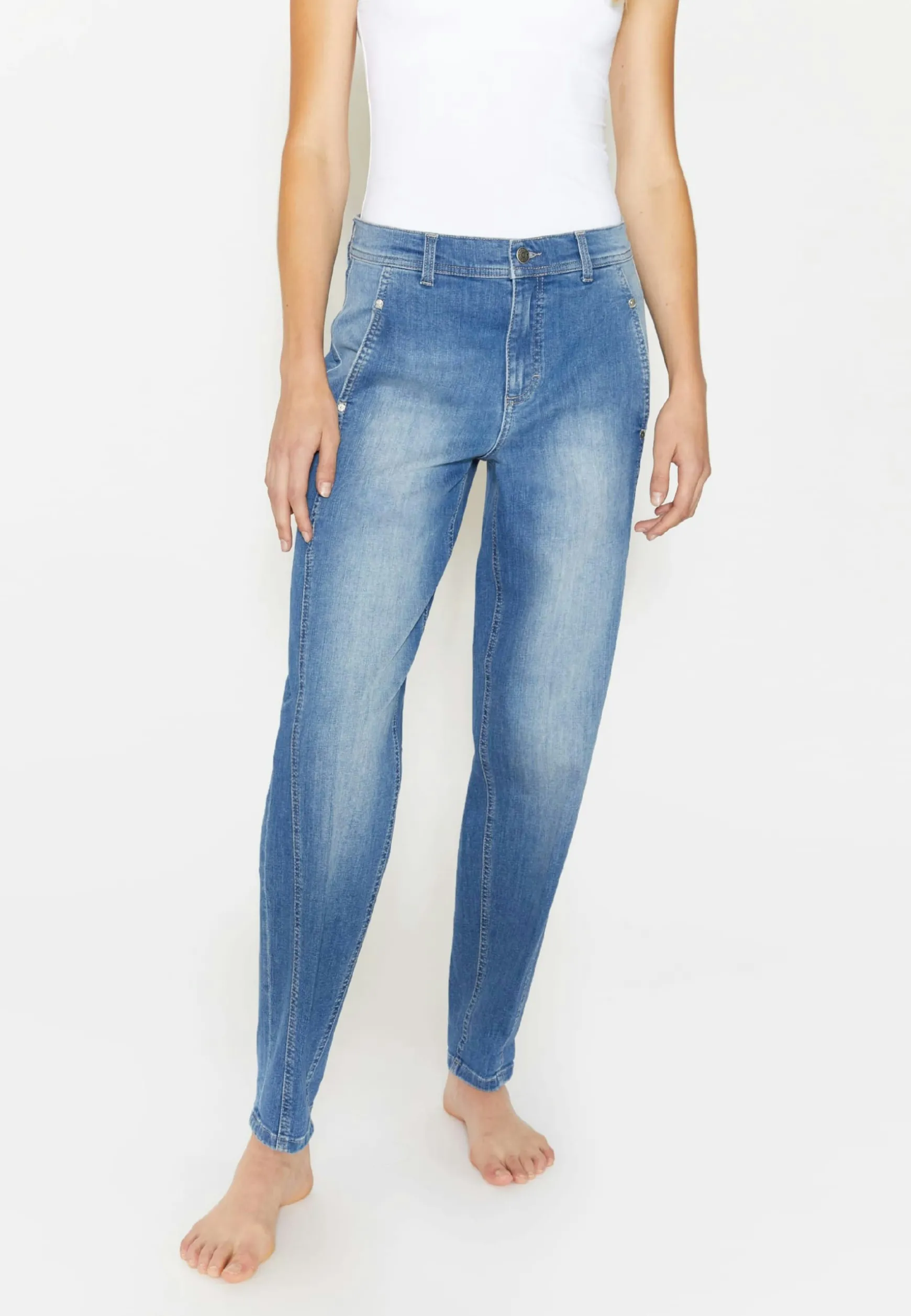 Mom Jeans Alma Crop with logo application