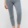 Ornella with houndstooth pattern