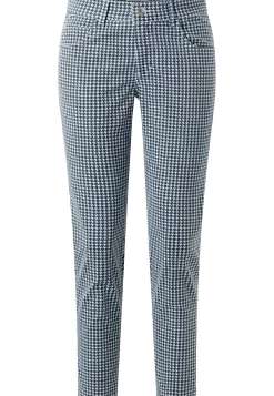 Ornella with houndstooth pattern