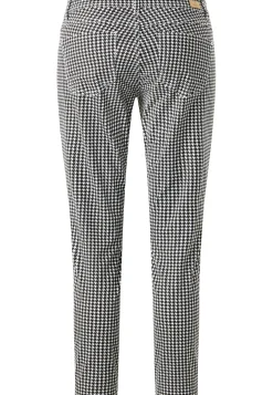 Ornella with houndstooth pattern