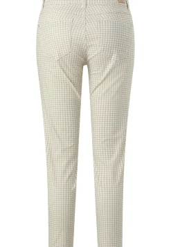 Ornella with houndstooth pattern