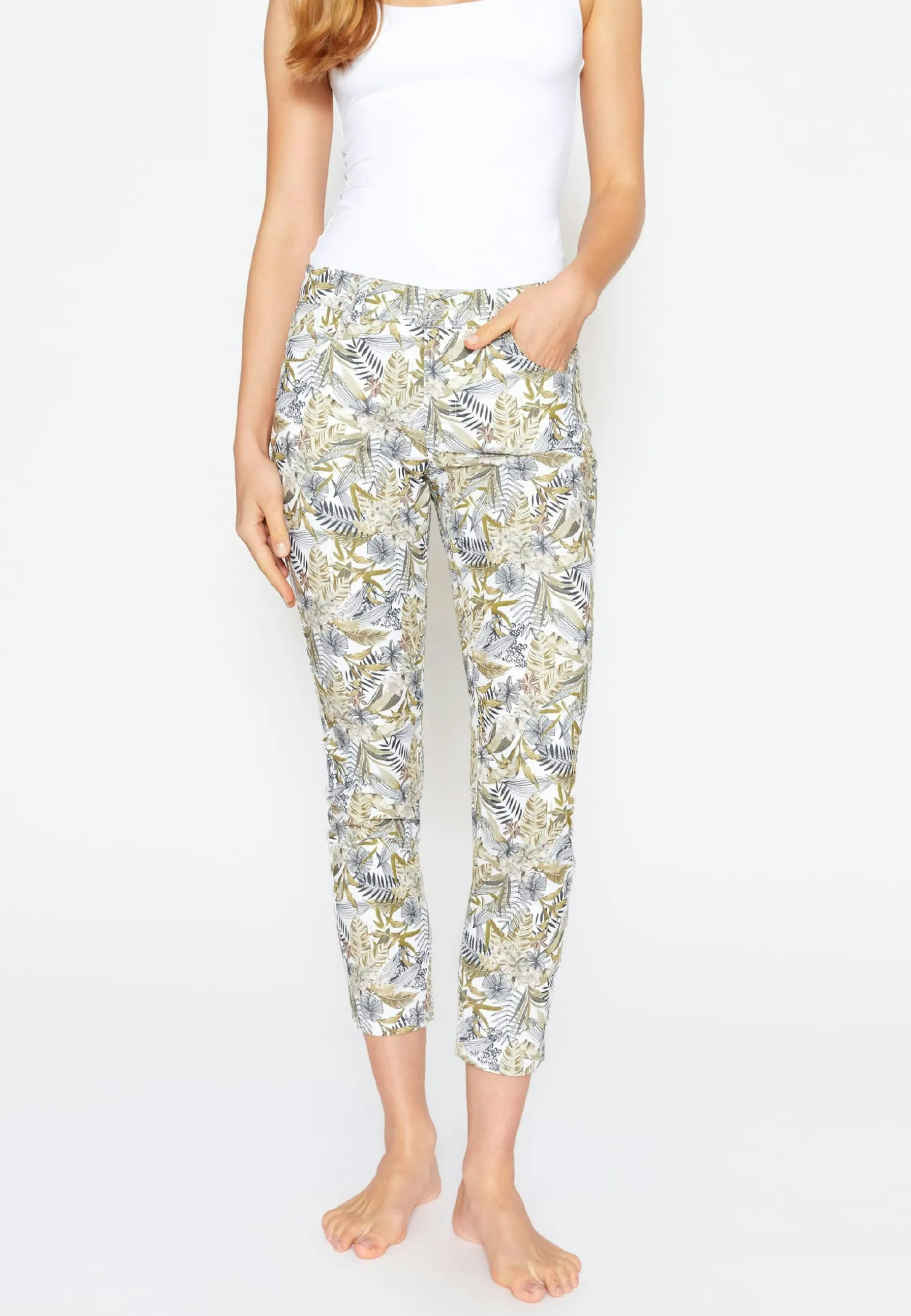 Pants Ornella with tropical print