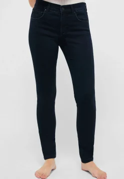 Skinny jeans with authentic denim