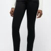Skinny jeans with authentic denim