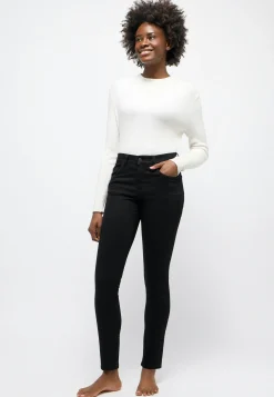 Skinny jeans with authentic denim