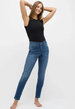 Skinny jeans with authentic denim