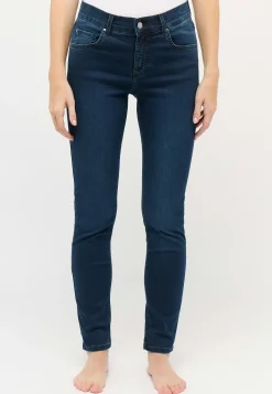 Skinny jeans with clean super stretch denim