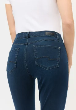 Skinny jeans with clean super stretch denim