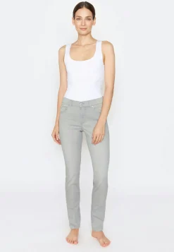Skinny jeans with organic cotton