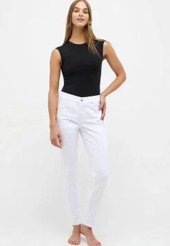 Skinny jeans with organic cotton