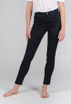 Skinny jeans with solid-colored design