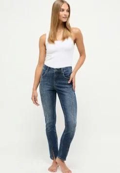 Skinny slit jeans