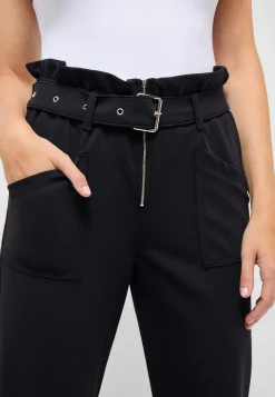 Stretchy pants Sporty Detail Carrot