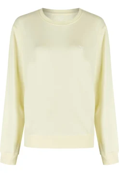 Sweater in solid pastel color