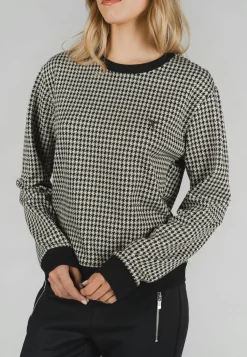 Sweater with fashionable pattern