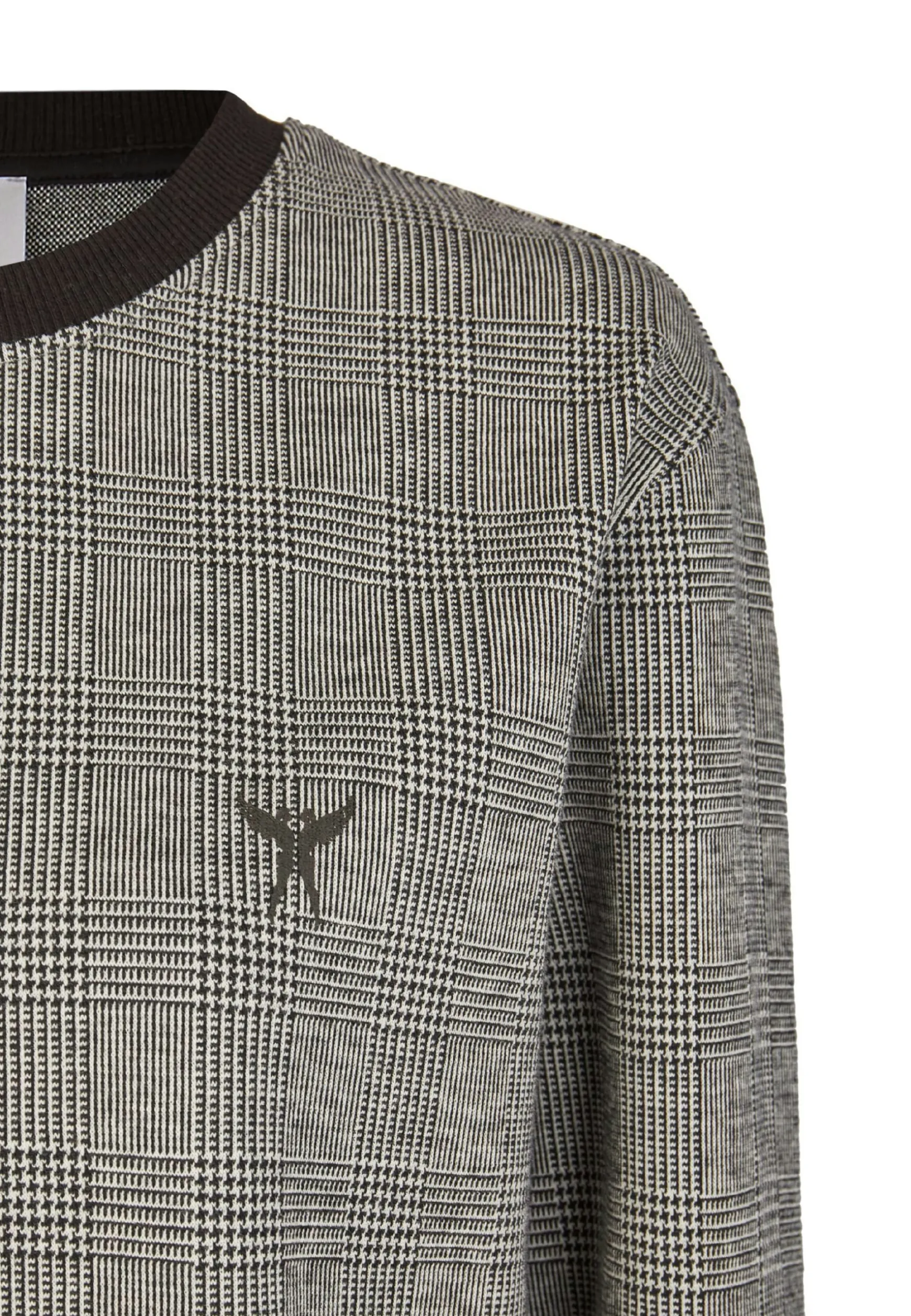 Sweater with fashionable pattern